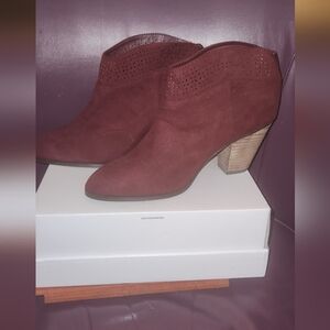 Violet & Red Suede Ankle Boots – Size 9 ✨